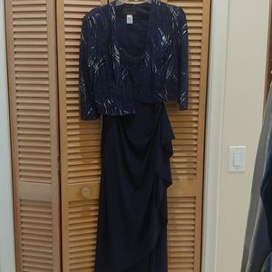 Alex Evenings 2 piece long maxi.